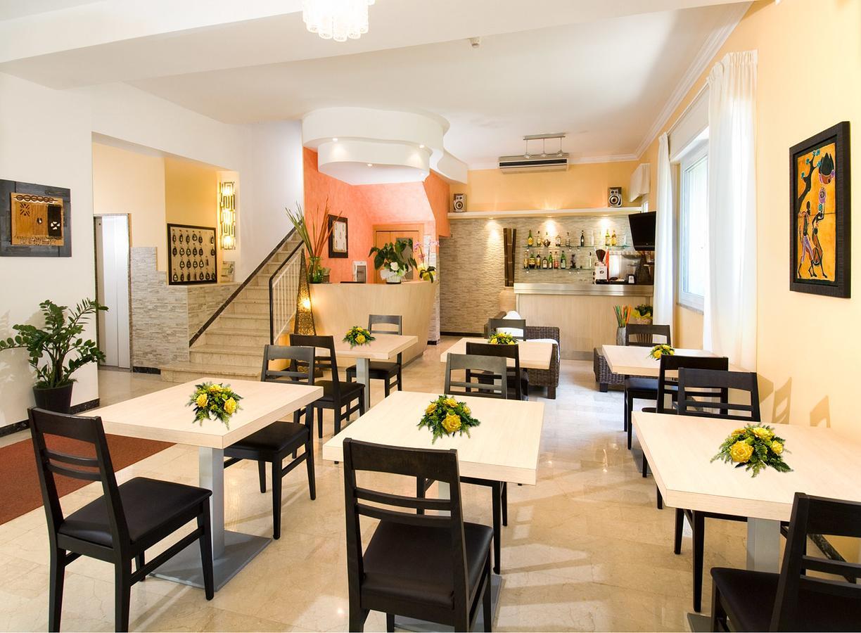 Hotel Ferrara Cattolica Exterior foto